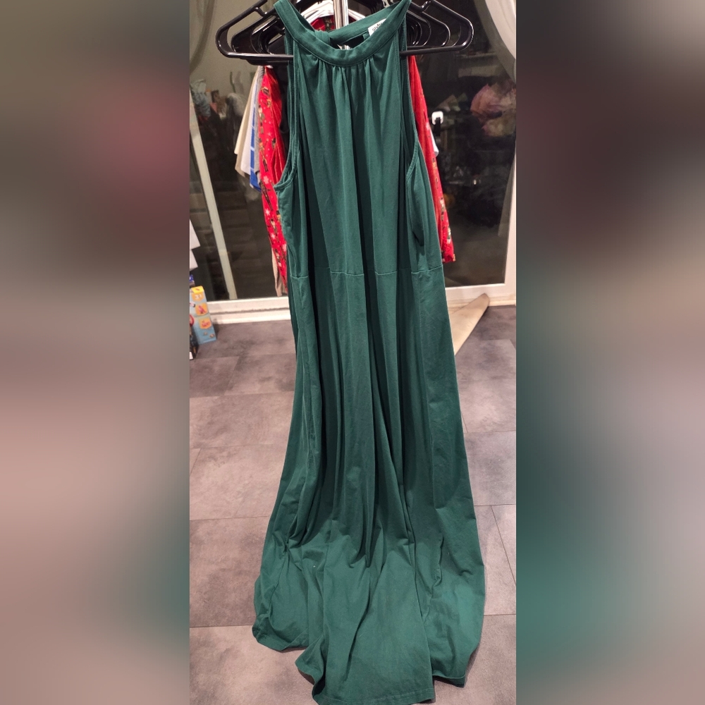 Elegant Green Sleeveless Dress